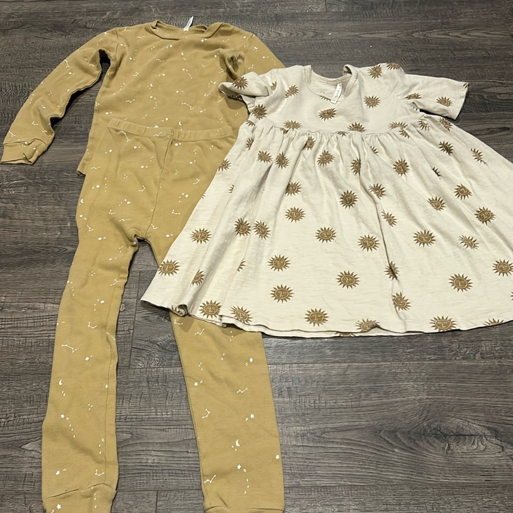 Rylee + Crew Lot
Stars & Constellation Set & Sun Dress Size 6-7